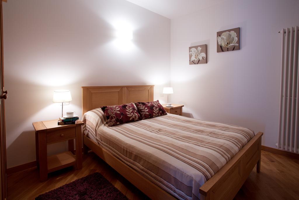 5 Luxury Laglio Apartments-By Italian Apartments Room photo